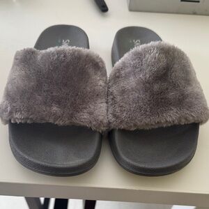 Ladies Faux Fur Skechers Gray Slide Sandals